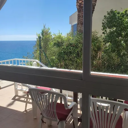 Cerca Cala Crancs Playa * סאלו