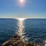 Cerca Cala Crancs Playa Apartman